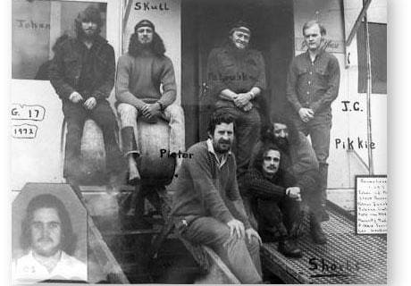 GOUGH 17 (1971-1972): Back (L-R) Johan van der Merwe (Leader), "Skull" Steyn Basson (Meteorologist), "Petruska" Petrus Jacobuson (Medic), "J.C" Johann Coetzer (Meteorologist); Front: "Pieter" Piete van Niekerk (Radio Operator), "Shorts" Mauritz Moolman, Pikkie Fourie (Technician); Insert: Les Geulloud (Radio Operator).