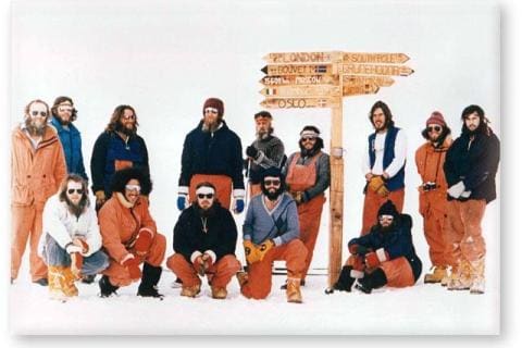 SANAE 29 (1988): Back (L-R) Adriaan van Zyl, Ted Barlett, Rod Alexander, Stephen Irons, Greg Duvill, Phil Slier, Bauke Duvenhage, Jannie vd Merwe, Pieter Greyling; Front: Andy Watson, Bun Booyens, Christo van Rensburg, Fred van der Merwe, Des Griggs.